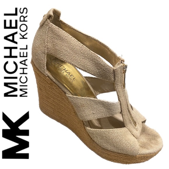 Pre-owned Michael Kors Tan Wedges with Gold Hardware - Picture 2 of 4